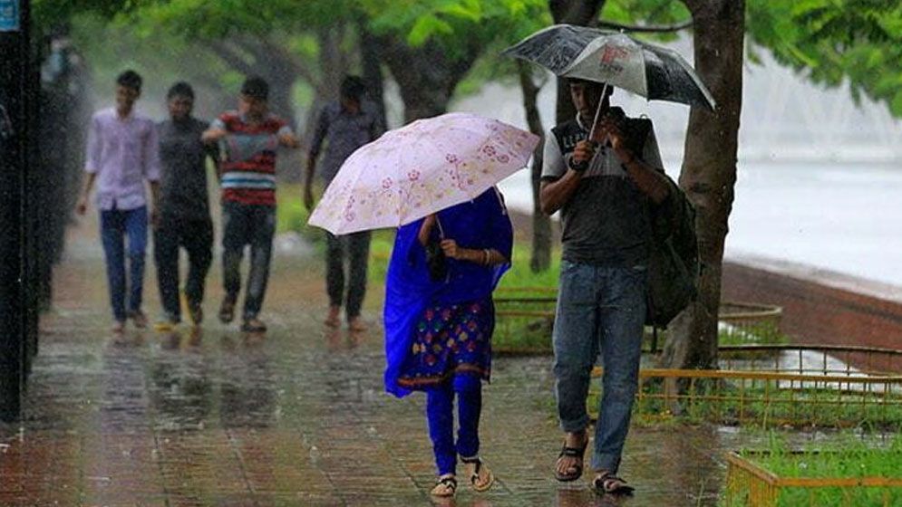 দুপুরের মধ্যেই ১১ জেলায় ৬০ কিলোমিটার বেগে ঝড়ের শঙ্কা