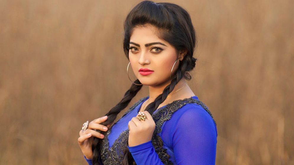 ফিরলেন সালমা