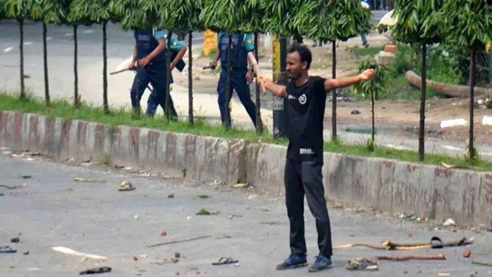 আবু সাঈদ হত্যা মামলা: ২ পুলিশ সদস্যকে পিবিআইতে হস্তান্তর