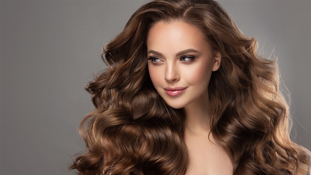 স্বাস্থ্যোজ্জ্বল চুল পেতে খাদ্যতালিকায় যা রাখবেন