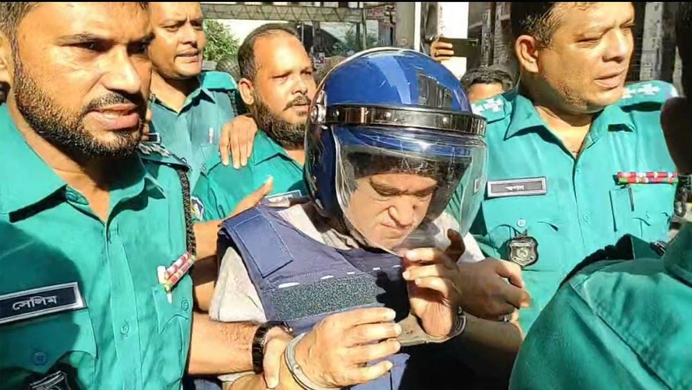 হাজী সেলিম রিমান্ডে, কাঁদলেন অঝোরে