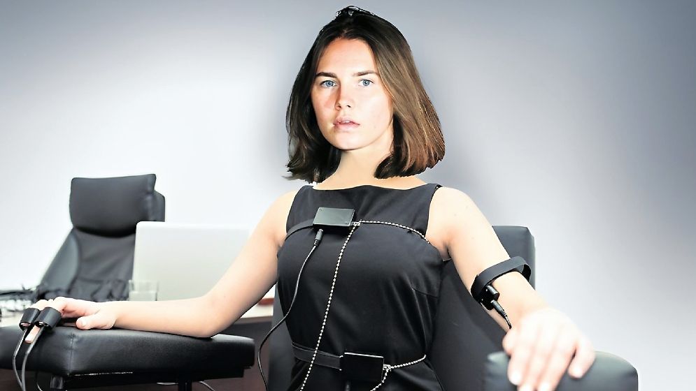 যেভাবে বুঝবেন প্রেমিকা মিথ্যা বলছে!