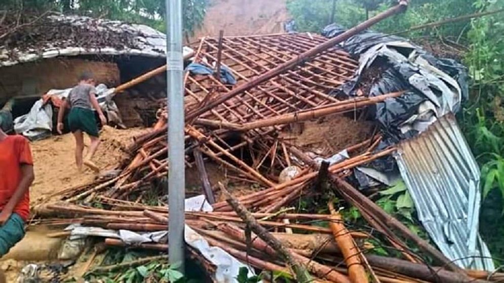কক্সবাজারে পাহাড়ধসে নিহত ৬