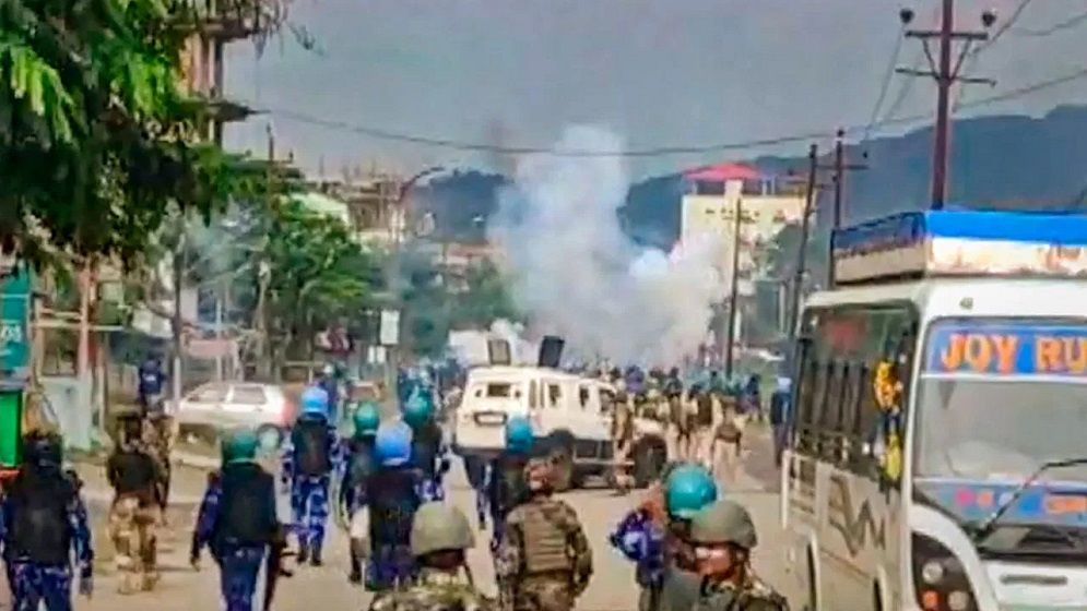  মনিপুরে ভয়াবহ সংঘাত, ইন্টারনেট বন্ধ 
