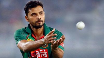 পাকিস্তানকে হোয়াইটওয়াশ: ফেসবুক পোস্টে যা লিখলেন মাশরাফি