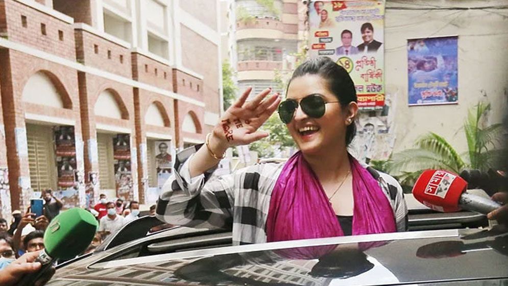 আদালতে পরীমণি, সাক্ষ্য দেবেন যাদের বিরুদ্ধে 