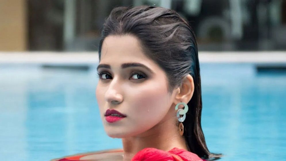 ডায়েটে ৩ বার অজ্ঞান হয়ে হাসপাতালে অভিনেত্রী