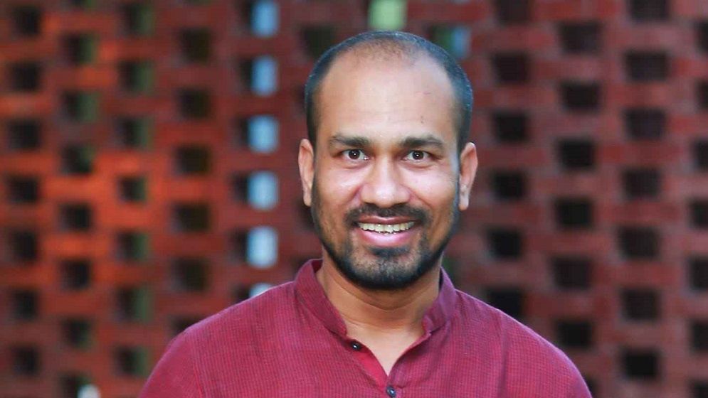 স্ত্রীর মামলায় অভিনেতা রাসেল মিয়া গ্রেপ্তার