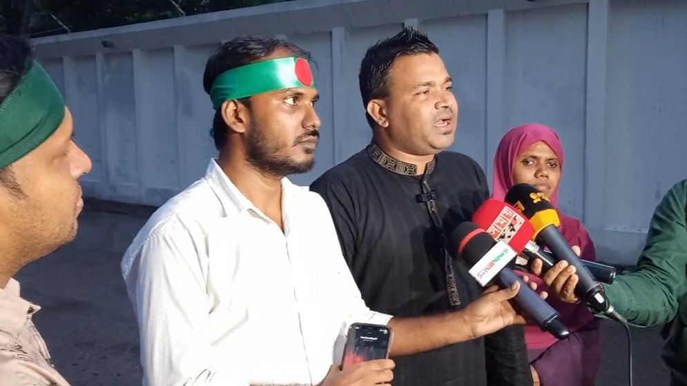 বয়সসীমা ৩২ প্রত্যাখ্যান, আন্দোলন চালিয়ে যাওয়ার ঘোষণা ৩৫ প্রত্যাশীদের