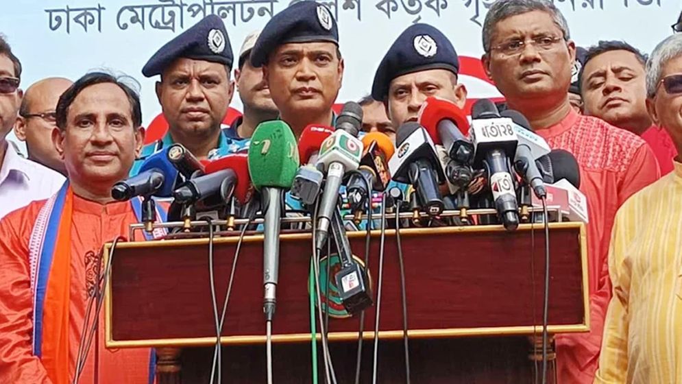 দুর্গাপূজা ঘিরে কোনো থ্রেট নেই: ডিএমপি কমিশনার