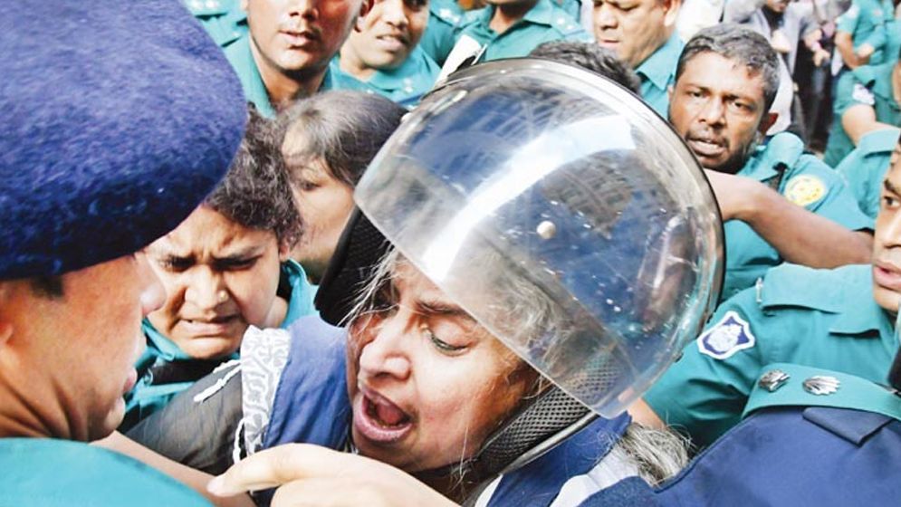 আরো ৩ মামলায় গ্রেপ্তার দীপু মনি
