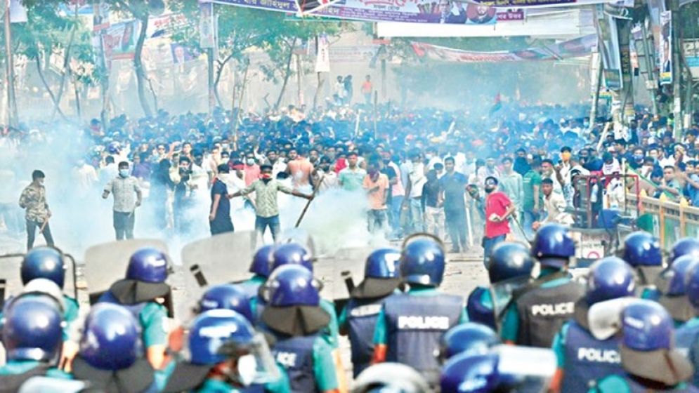 শহীদদের পরিবার পুনর্বাসন এবং আহতদের চিকিৎসা নিশ্চিত করবে সরকার