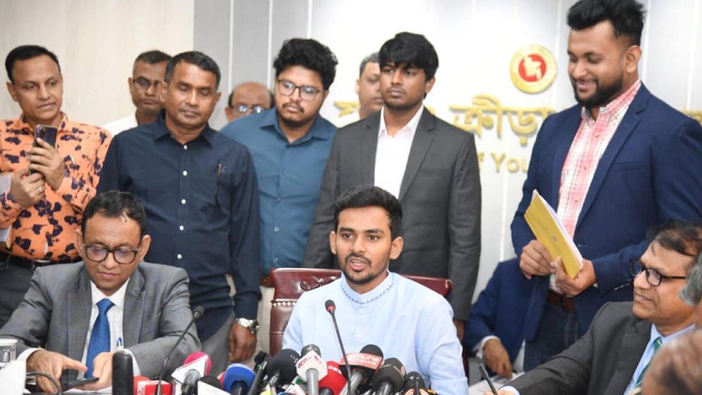 ক্রীড়াঙ্গনে অসঙ্গতি নিয়ে ক্ষোভ ঝাড়লেন ক্রীড়া উপদেষ্টা