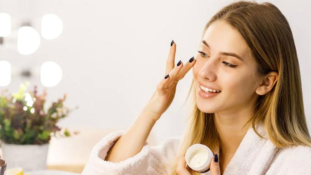 শীতে ত্বকের যত্ন নিবেন যেভাবে