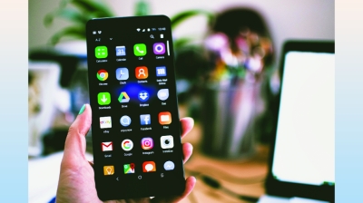 বিপদ থাকতে পারে ডাউনলোড করা অ্যাপেই!