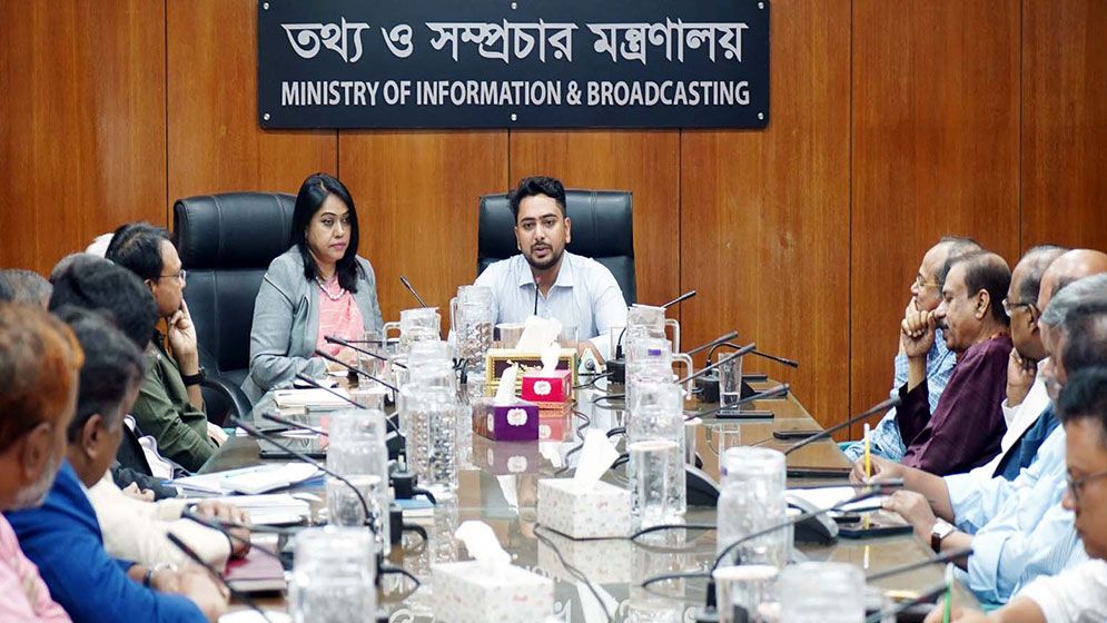 গণমাধ্যমের ওপর সরকারের কোনো চাপ নেই : নাহিদ ইসলাম