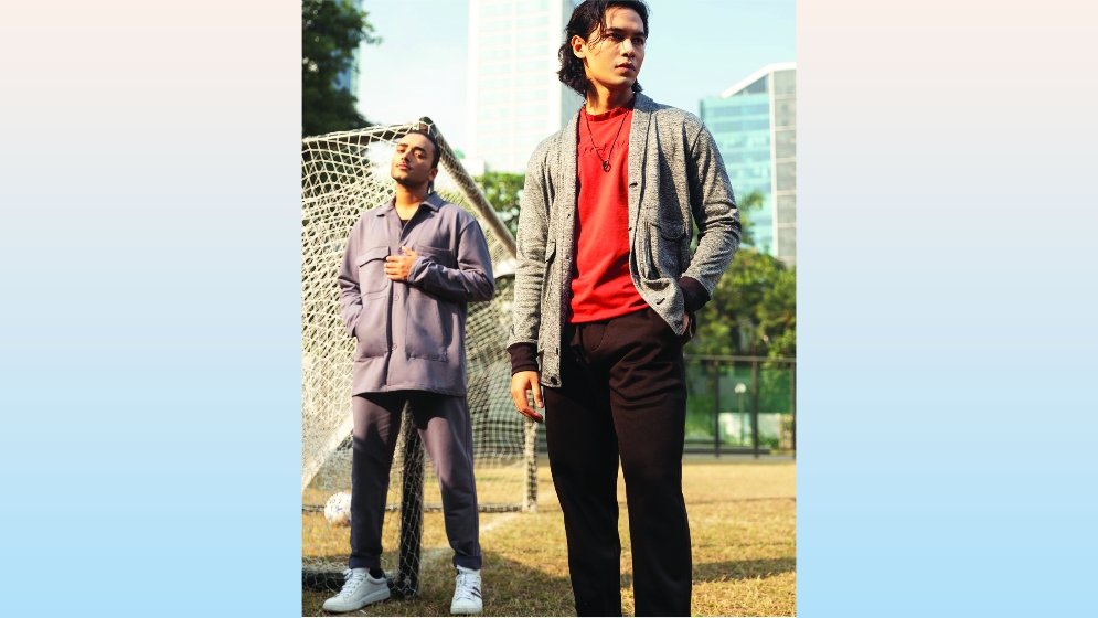 পুরো হাতার পোশাকে