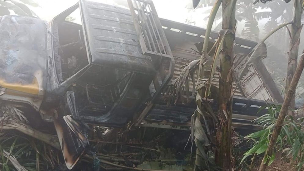 মোটরসাইকেল-পিকআপ মু‌খোমু‌খি সংঘ‌র্ষে প্রাণ গেলো মোয়া‌জ্জি‌ন ও ইমামের 