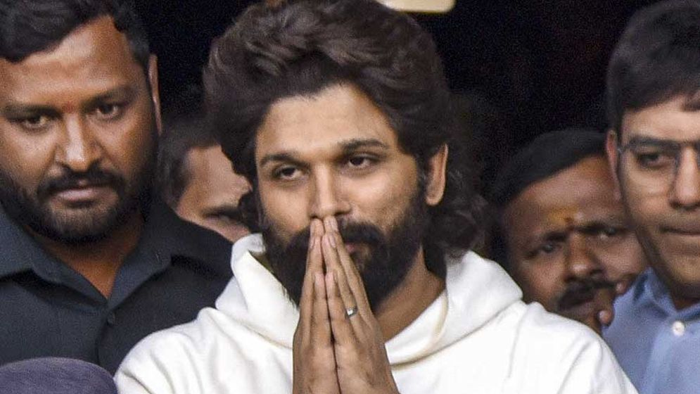 জেল থেকে বের হয়ে যা বললেন আল্লু অর্জুন