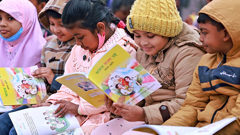 পাঠ্যবইয়ে মহাসংকট: এখনো ছাপা শুরু হয়নি ২৫ কোটি বই