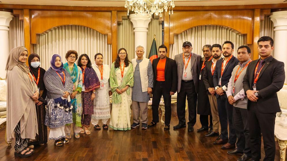 প্রধান উপদেষ্টার সঙ্গে সাক্ষাৎ: পিলখানা হত্যাকাণ্ডের পুনঃতদন্ত দাবি শহিদ পরিবারের