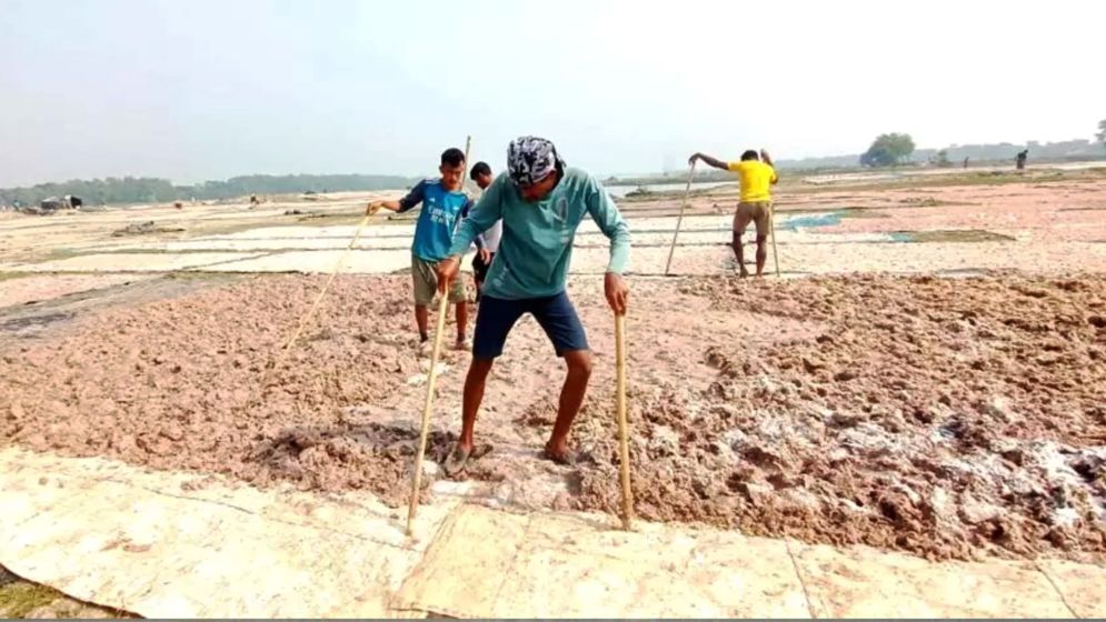 অস্বাস্থ্যকর পরিবেশে তৈরি হচ্ছে নাপ্পি, নেই তদারকি