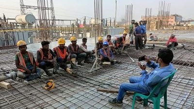 ২ কোটি মানুষের জীবিকায় টান