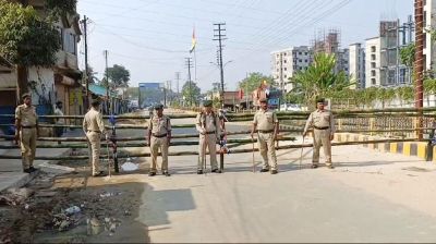 বাংলাদেশিদের জন্য বন্ধ ত্রিপুরার হোটেল, সড়কে বাঁশের বেড়া