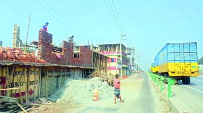সড়কের জন্য জমি অধিগ্রহণের খবরে স্থাপনা নির্মাণের হিড়িক 