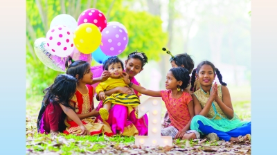 কৌতুহলী শিশু... প্রশ্ন করতে শেখান 