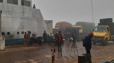 ঘন কুয়াশায় মানিকগঞ্জে বন্ধ ফেরি চলাচল
