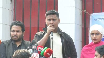 ফ্যাসিবাদের পক্ষে লিখলে কলম ভেঙে দেব : হাসনাত আব্দুল্লাহ