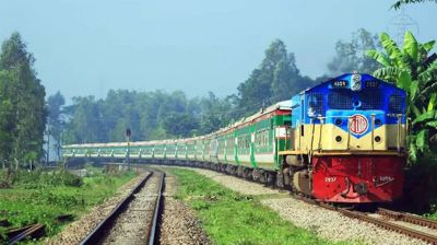 সারাদেশে ট্রেন চলাচল বন্ধ