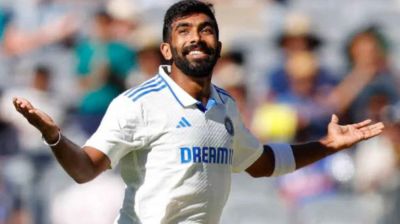 মাঠ ছেড়েছেন বুমরাহ, শঙ্কা ভারত শিবিরে