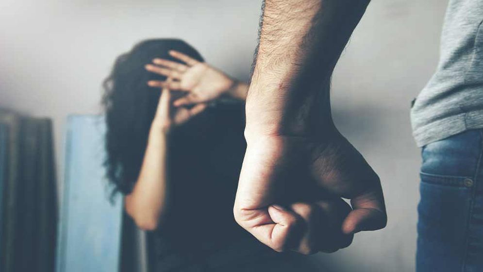 ‘বালিশ চাপা দিয়ে মেরে ফেললাম স্যার,’ থানায় যুবকের স্বীকারোক্তি