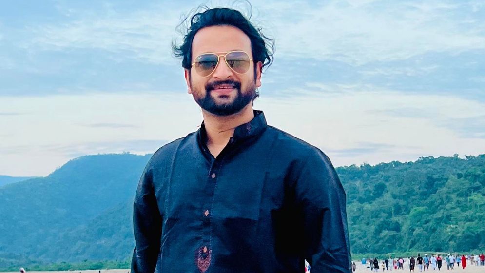 আমেরিকায় পাড়ি জমালেন সাইমন, পেশা বদলাচ্ছেন অভিনেতা?