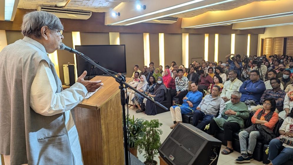 বিশ্বসাহিত্য কেন্দ্রের আলোর ইশকুলের নতুন আবর্তনের উদ্বোধন