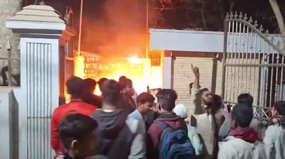 সাবেক রাষ্ট্রপতি আবদুল হামিদের বাড়িতে ভাঙচুর, আগুন
