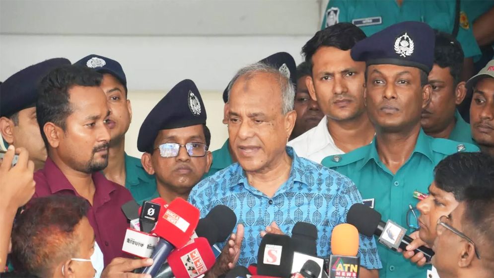 সাবেক রাষ্ট্রপতি আবদুল হামিদকে নিয়ে যে মন্তব্য করলেন স্বরাষ্ট্র উপদেষ্টা