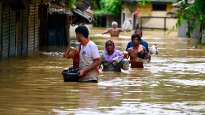 টানা বৃষ্টিতে ১০ জেলায় বন্যার শঙ্কা