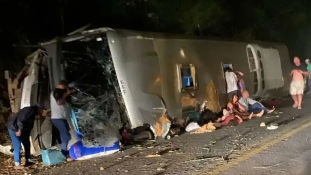 ব্রাজিলে ভয়াবহ বাস দুর্ঘটনায় ১৭ জনের মৃত্যু