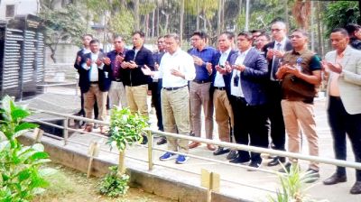 পিলখানায় শহীদ সেনা কর্মকর্তাদের কবর জিয়ারত করলেন তারেক রহমান
