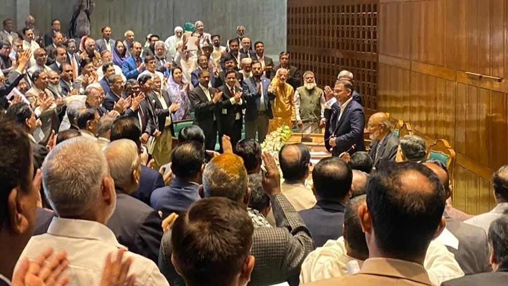 ডিউটি-ফ্রি গাড়ি ও সরকারি প্লট নেবেন না এমপিরা