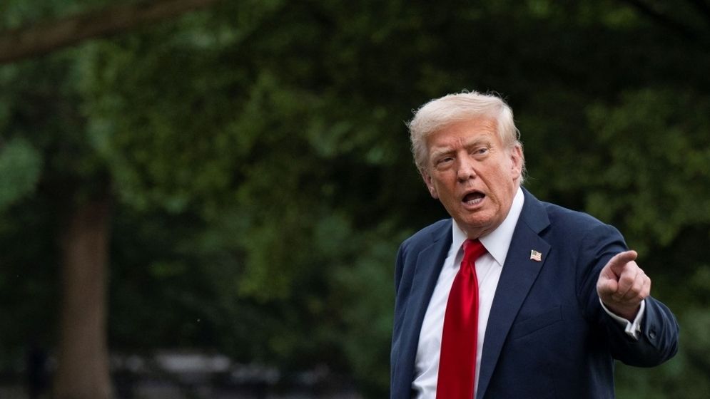 ইরানের বিল্পবী গার্ডকে অস্ত্র সমর্পণের আহ্বান ট্রাম্পের  