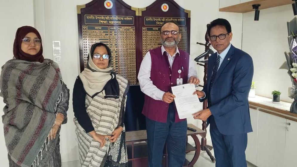 ঢাবি ভিসি অধ্যাপক নিয়াজ আহমদ খানের পদত্যাগ 