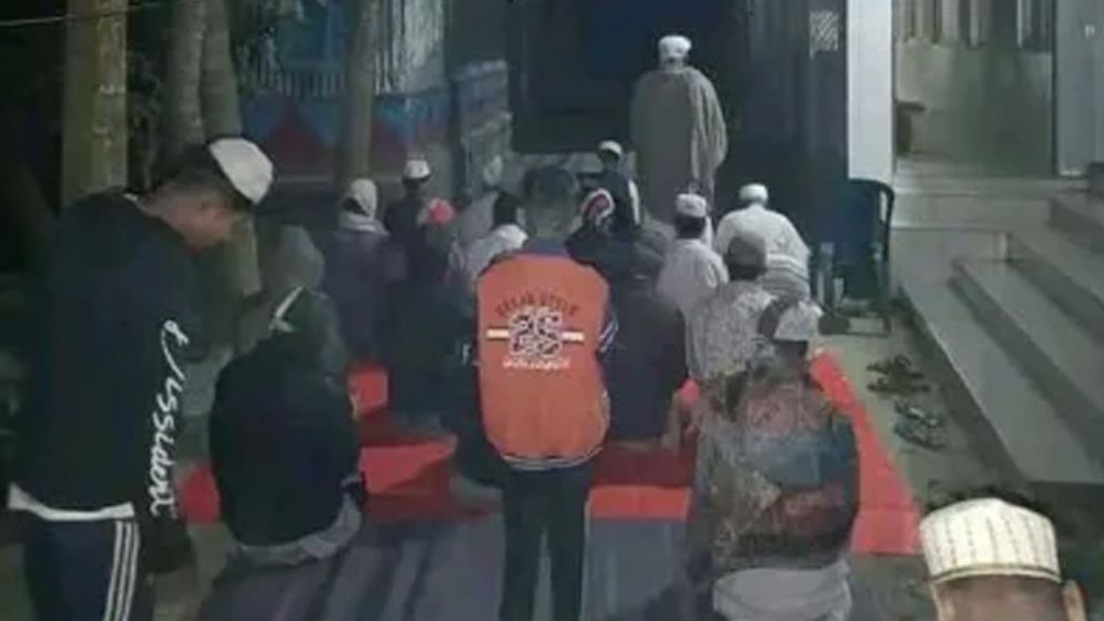 বিএনপি-জামায়াত দ্বন্দ্বে মসজিদে তালা