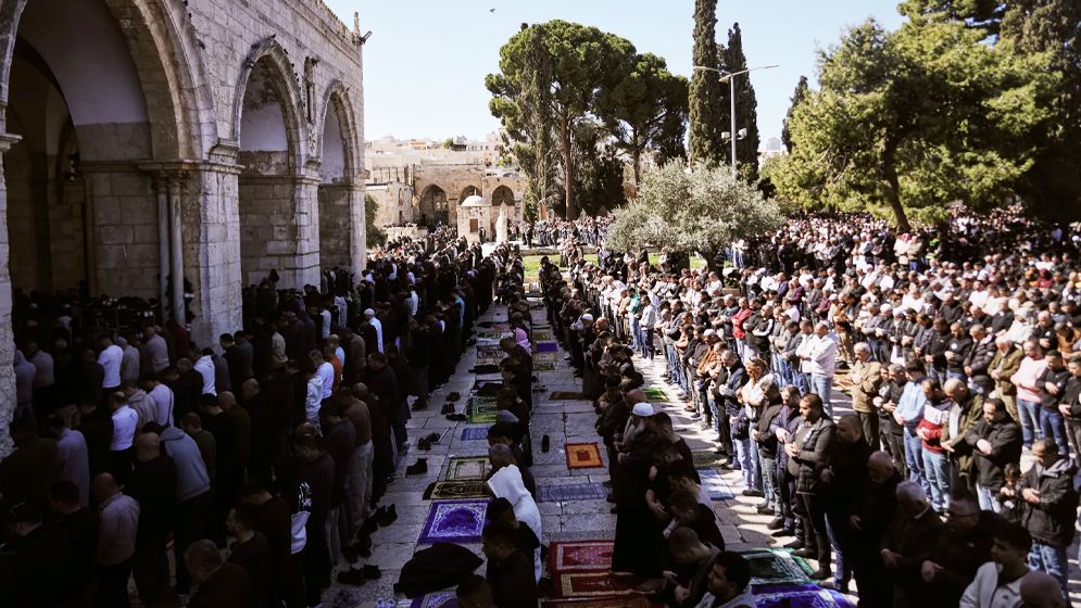 রমজানের প্রথম জুমায় আল-আকসায় ইসরায়েলের বাধা