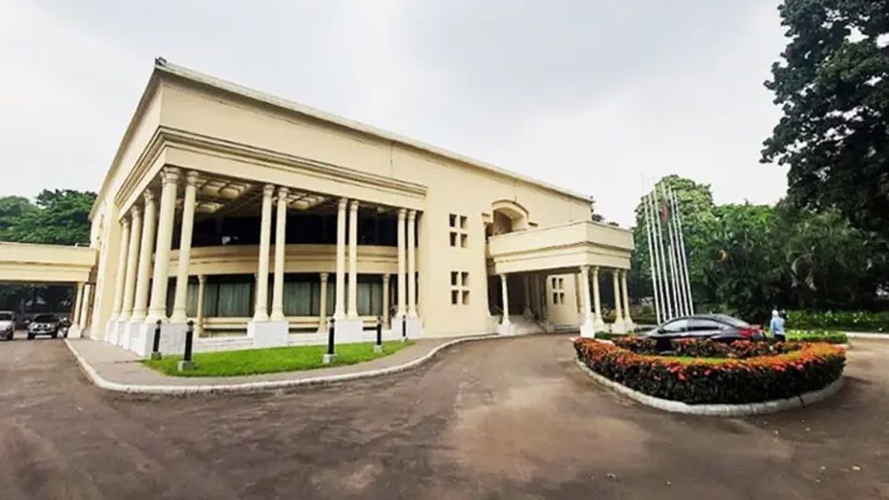 মাস খানেকের মধ্যেই যমুনায় উঠছেন প্রধানমন্ত্রী