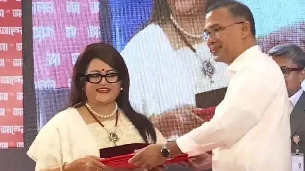 একুশে পদক তুলে দিলেন প্রধানমন্ত্রী তারেক রহমান