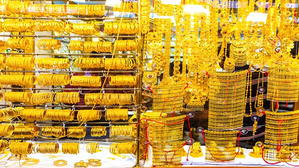 আজ কত দামে বিক্রি হচ্ছে স্বর্ণ?